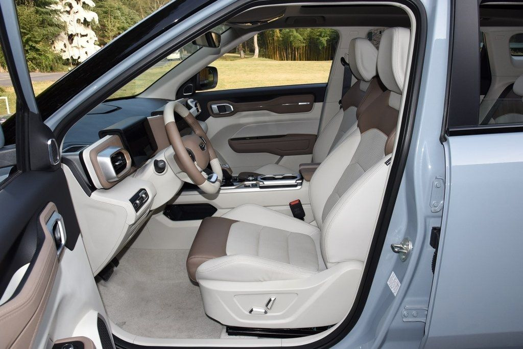 Katsaus uuteen Geely ICON -crossoveriin
