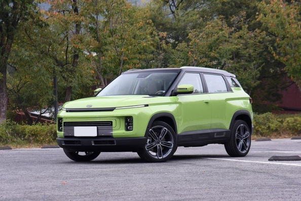 Katsaus uuteen Geely ICON -crossoveriin