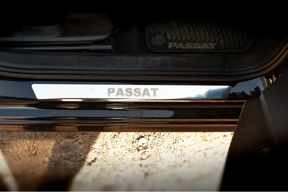 Volkswagen Passat B7 2012–2015 Carmos V1 kynnyslistat (4 kpl, ruostumatonta terästä) Kuva 2