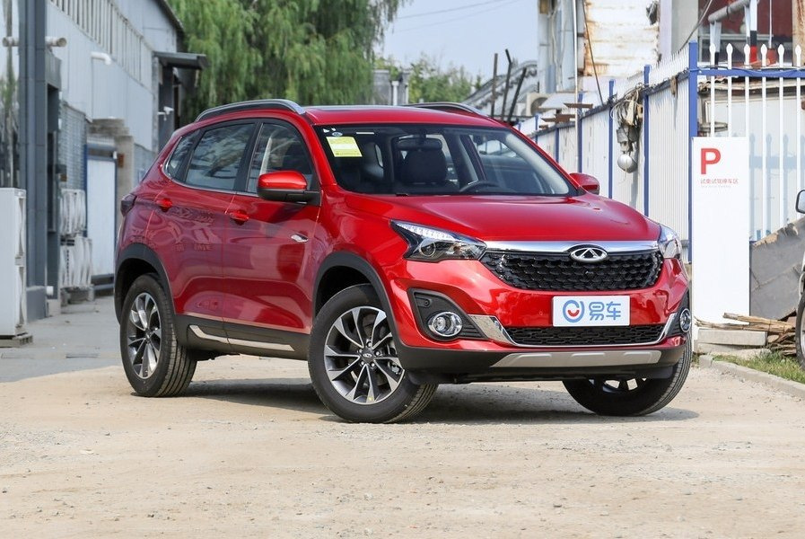 Katsaus kompaktiin crossoveriin Chery Tiggo 7 FLY