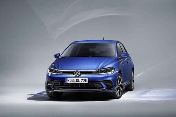Uudistettu viisiovinen Volkswagen Polo -hatchback