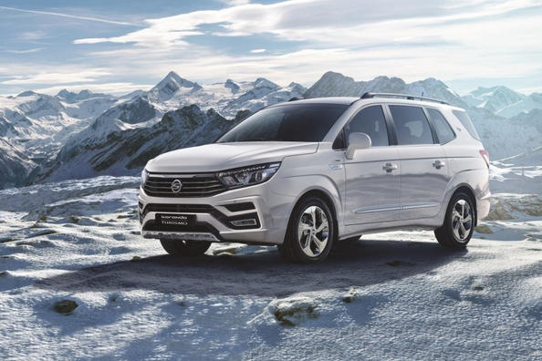 Koeajo: uudistettu SsangYong Rodius -tila-auto