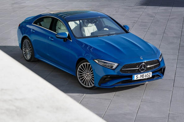 Nelikvetoinen coupé-tyylinen sedan Mercedes-Benz CLS-Class