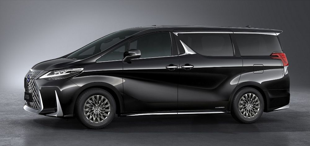 Premium-minibussi Lexus LM – koeajo