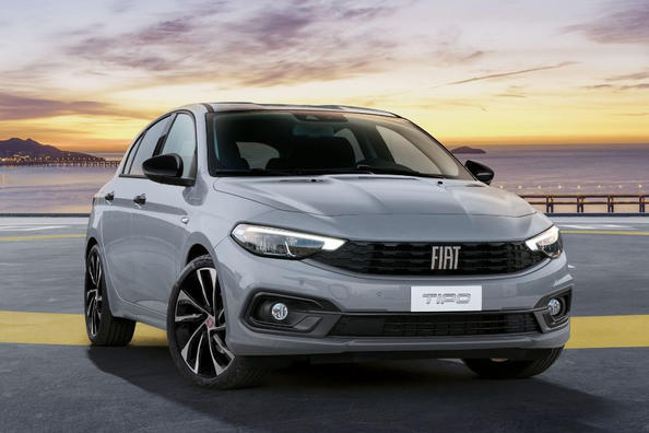 Uudistettu viisiovinen Fiat Tipo Hatchback -hatchback