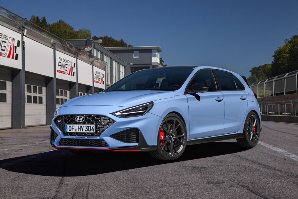 Katsaus suorituskykyisempään Hyundai i30 N -hatchback-versioon