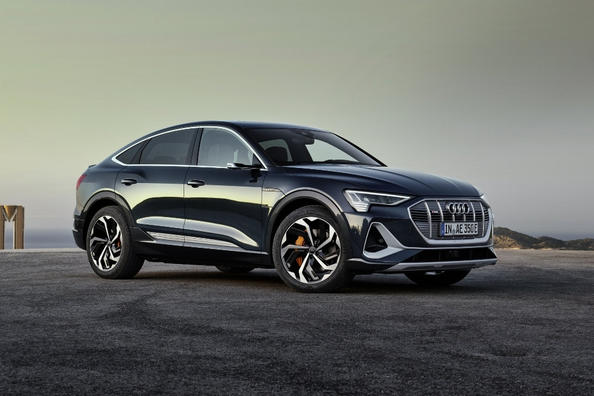 Coupé-tyylinen nelivetoinen sähköcrossover: Audi e-tron Sportback