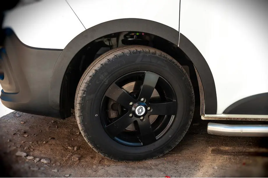 Fiat Talento 2016– Lokasuojan kaarilistat (6 kpl, mustat, ABS) Image