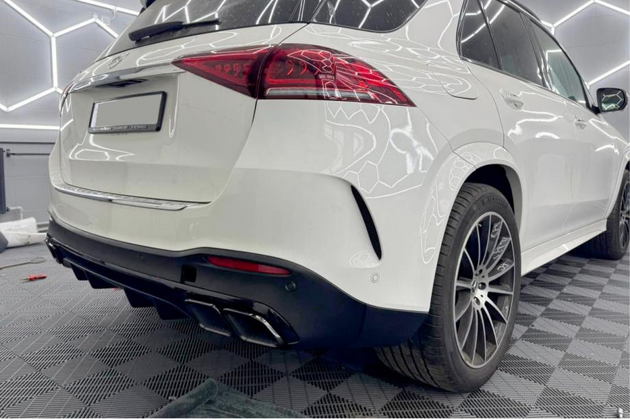 Mercedes GLE W167 2018– Takadiffuusori pakoputken päillä GLE63 Black (2018-2026) Image