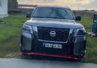 Nissan Armada 2016–2024 Korisarja (Nismo 2024) autoihin vuosimallista 2021 alkaen kuva 4