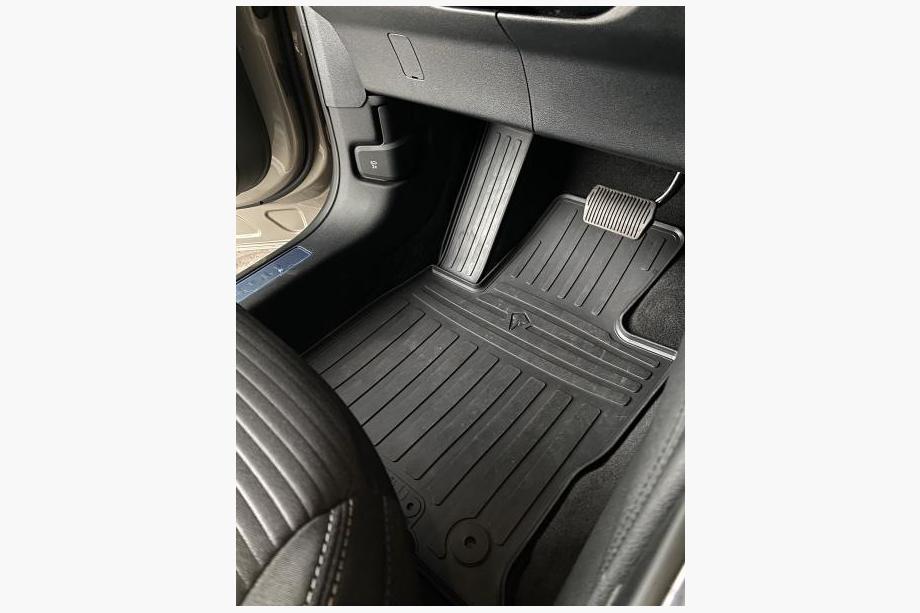 Ford Kuga/Escape 2019– Kumimatot (4 kpl, Stingray Premium) Image