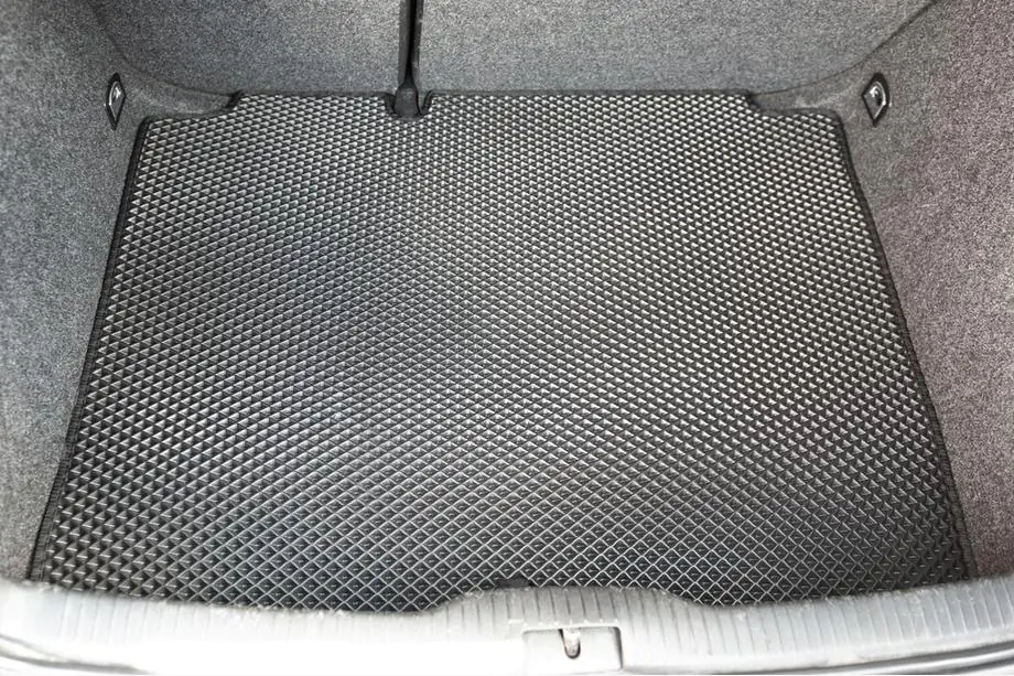 Volkswagen Golf 4 1997–2006 Tavaratilan matto (HB, EVA, musta) Kuva 1