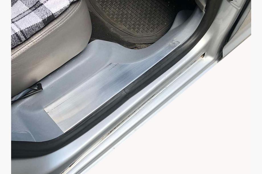 Volkswagen Caddy 2004–2010 Sisäpuolen kynnyslistat (ilman tekstiä, ruostumatonta terästä) 3 kpl Image