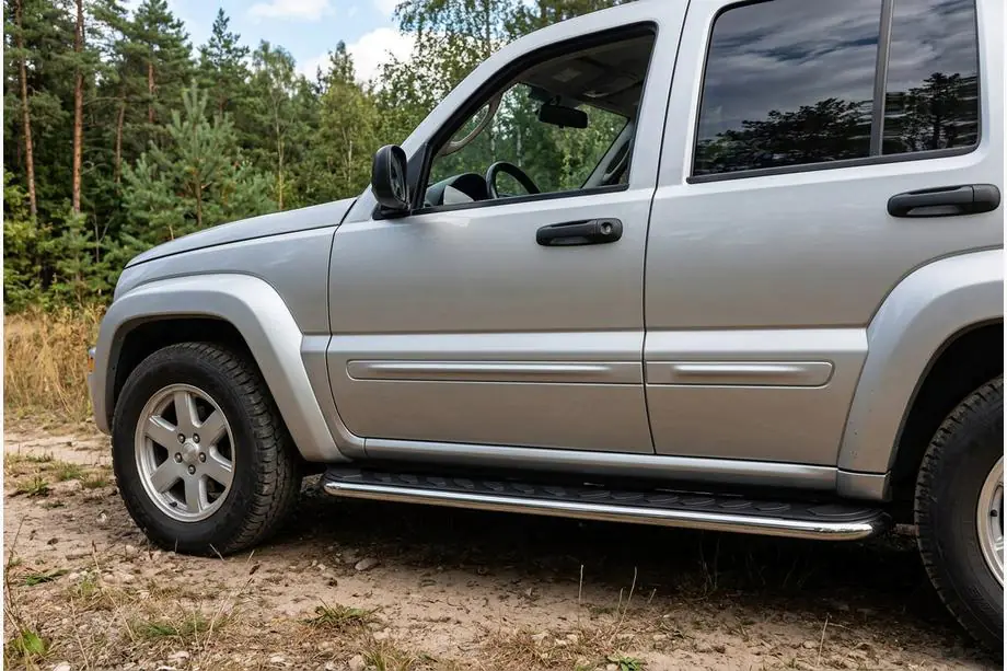 Jeep Cherokee/Liberty 2002–2007 Maydos V1 sivukynnykset (2 kpl, alumiini) Image