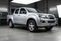 Isuzu D-Max 2011–2019 Bosphore Black -sivuastinlaudat (2 kpl, alumiini) kuva 1