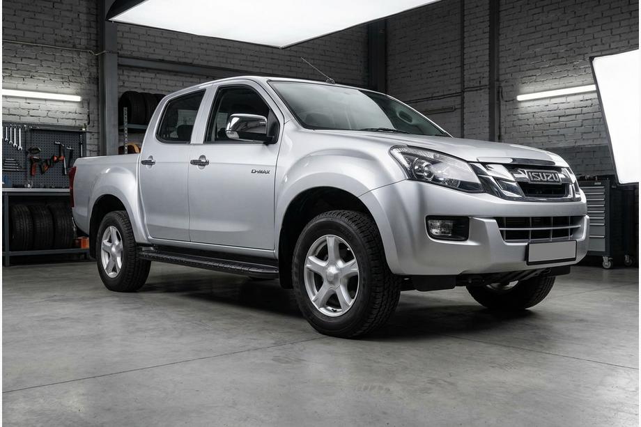 Isuzu D-Max 2011–2019 Bosphore Black -sivuastinlaudat (2 kpl, alumiini) Image