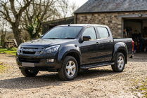 Isuzu D-Max 2011–2019 Allmond Black sivuportaat (2 kpl, alumiini) kuva 1