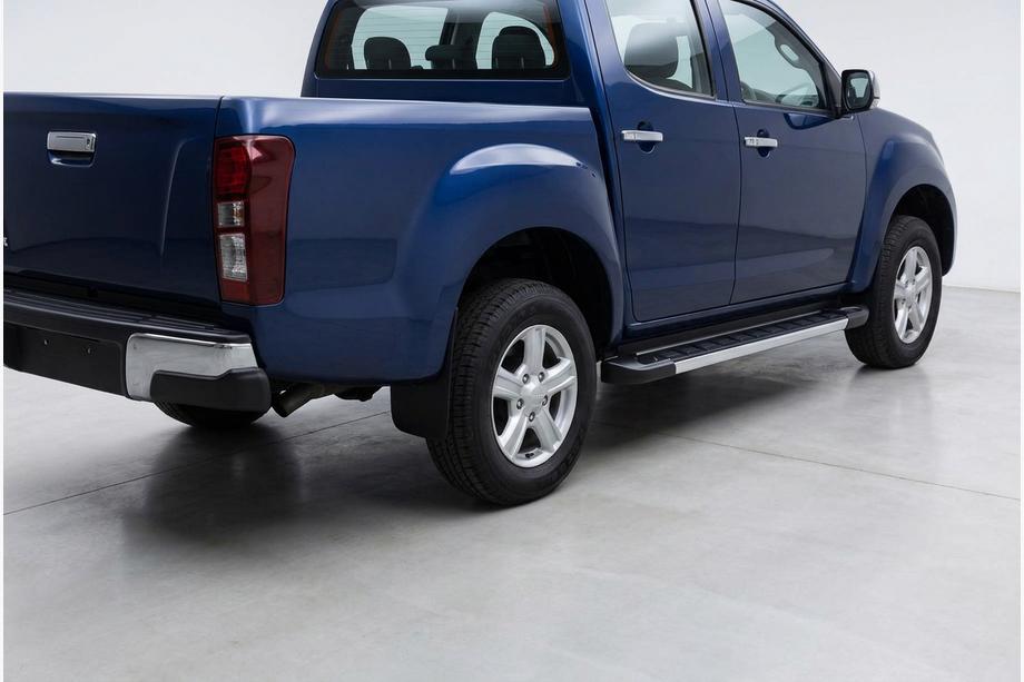 Isuzu D-Max 2011–2019 RedLine sivuastinlaudat (2 kpl, alumiini) Image