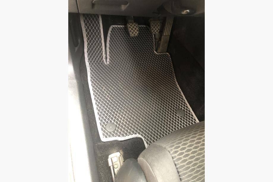 Volkswagen Golf 6 2008–2014 EVA-lattiamatot (mustat) Kuva 6