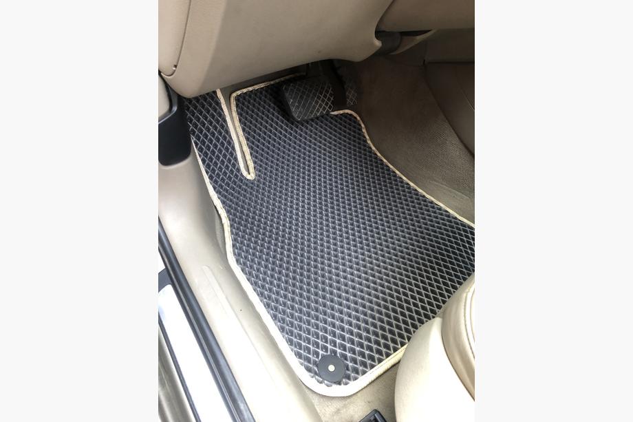 Audi A4 B8 2007–2015 EVA-lattiamatot (mustat) Image