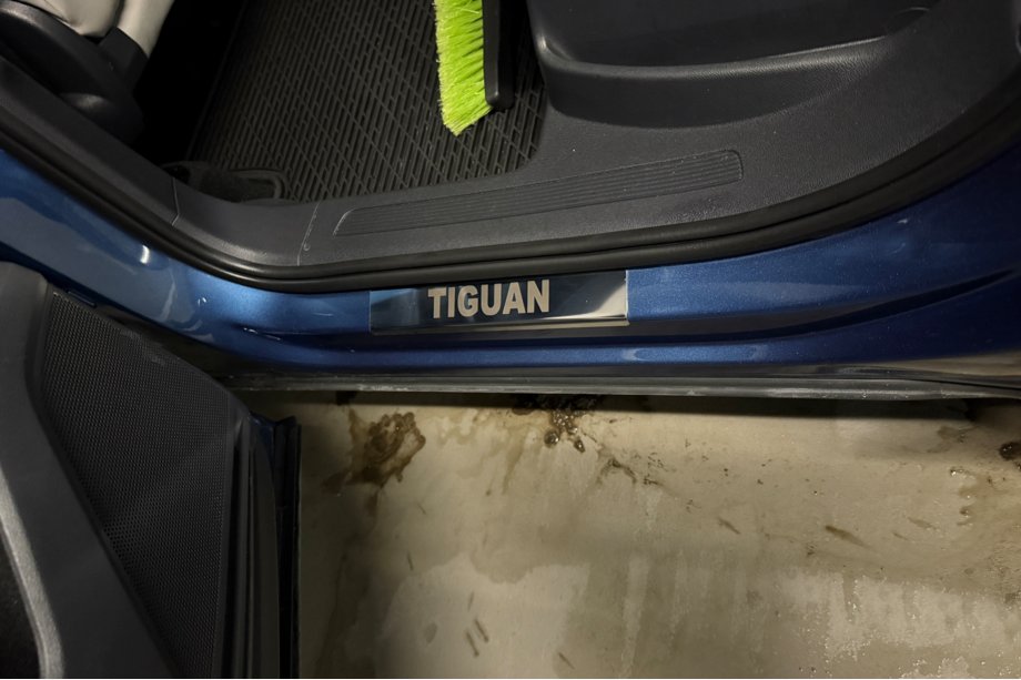 Volkswagen Tiguan 2016–2023 Carmos kynnyslistat (ruostumaton teräs) Image
