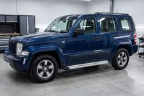 Jeep Cherokee/Liberty 2007–2013 Maya V2 sivuportaat (2 kpl, alumiini) kuva 1