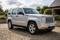 Jeep Cherokee/Liberty 2007–2013 Sunrise sivuportaat (2 kpl, alumiini) kuva 1