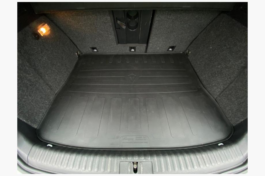 Volkswagen Tiguan 2007–2016 Kuminen tavaratilan matto (Stingray) Image
