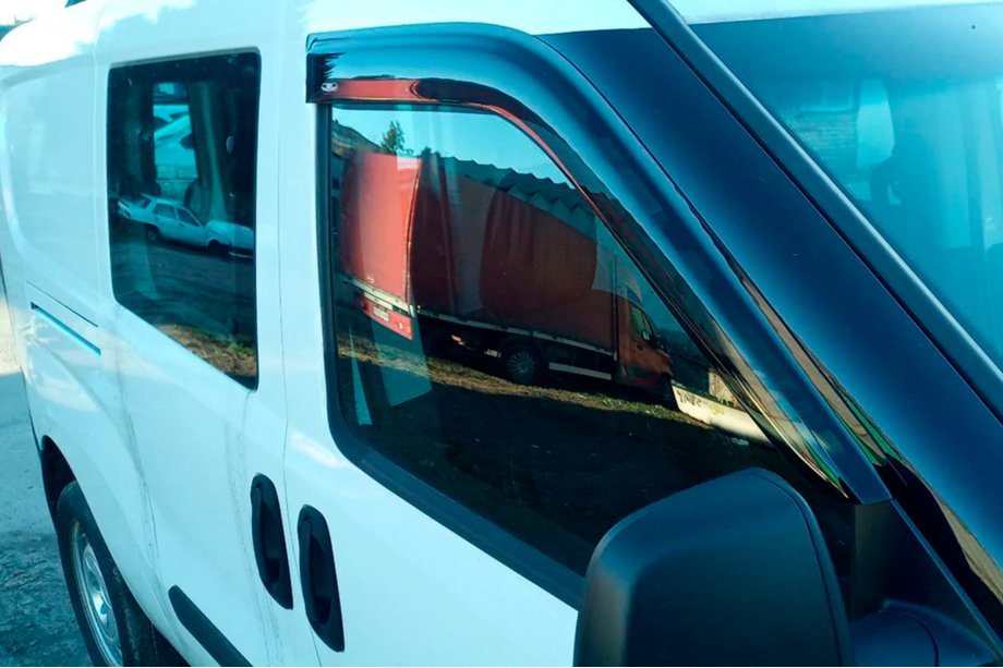 Opel Combo 2012–2018 Sivulasin tuuliohjaimet (2 kpl, HIC) Kuva 11