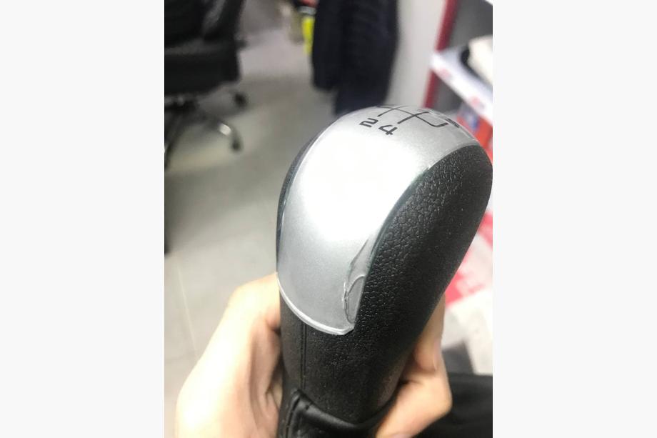 Skoda Octavia II A5 2006–2010 Poisto! Vaihdekepin nuppi ja suojapussi (harmaa insert, 5-vaihteinen) Kuva 3