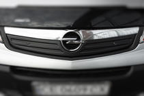 Opel Vivaro 2001–2015 Talvisuoja jäähdyttimen säleikköön 2007-2015 (V2, yläosa) kuva 3
