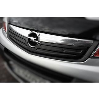 Talvisuoja jäähdyttimen säleikköön 2007-2015 (V2, yläosa) Opel Vivaro 2001–2015 kuva 1