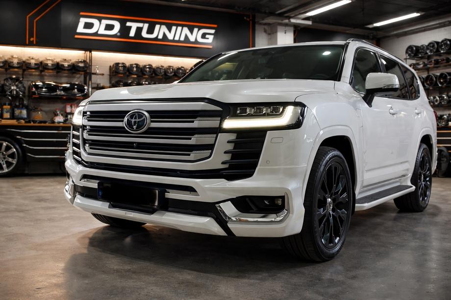 Toyota Land Cruiser 300 2021– VXR-korisarjasarja Image