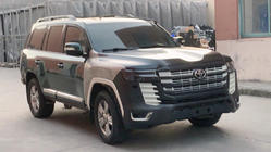 Toyota Land Cruiser 200 2007–2021 Facelift-sarja LC 300 High-Line (V1) -malliin kuva 2