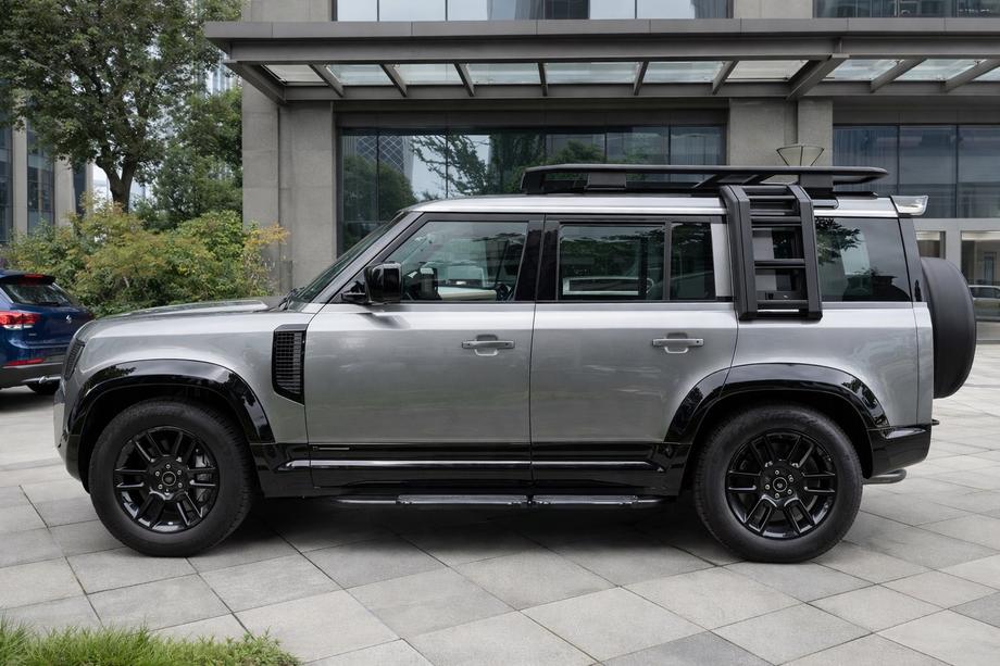Land Rover Defender 2019– Lokasuojan levikkeet (Bushwacker, 6 kpl, kiiltävä musta) Image