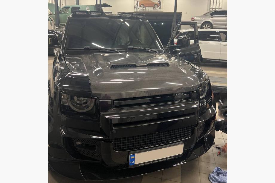 Land Rover Defender 2019– Hiilikuitukonepelti (aito hiilikuitu) Image