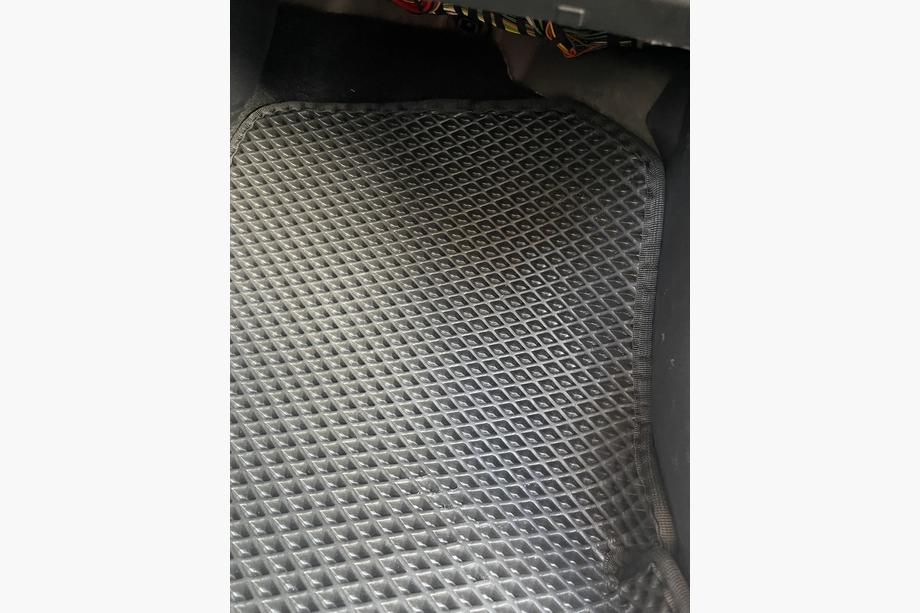 Ford Fusion 2002–2012 EVA-lattiamatot (mustat) Kuva 3