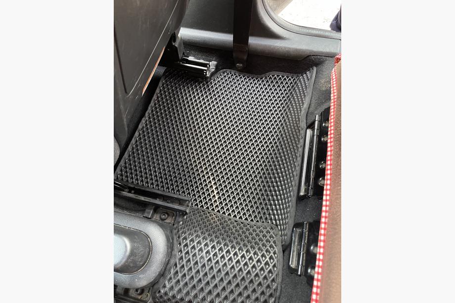 Ford Fusion 2002–2012 EVA-lattiamatot (mustat) Kuva 6