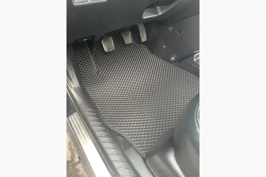 Ford Mondeo 2000–2007 EVA-lattiamatot (mustat) Image