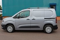 Opel Combo 2019– Skyport-kattokaiteet (harmaat) kuva 8