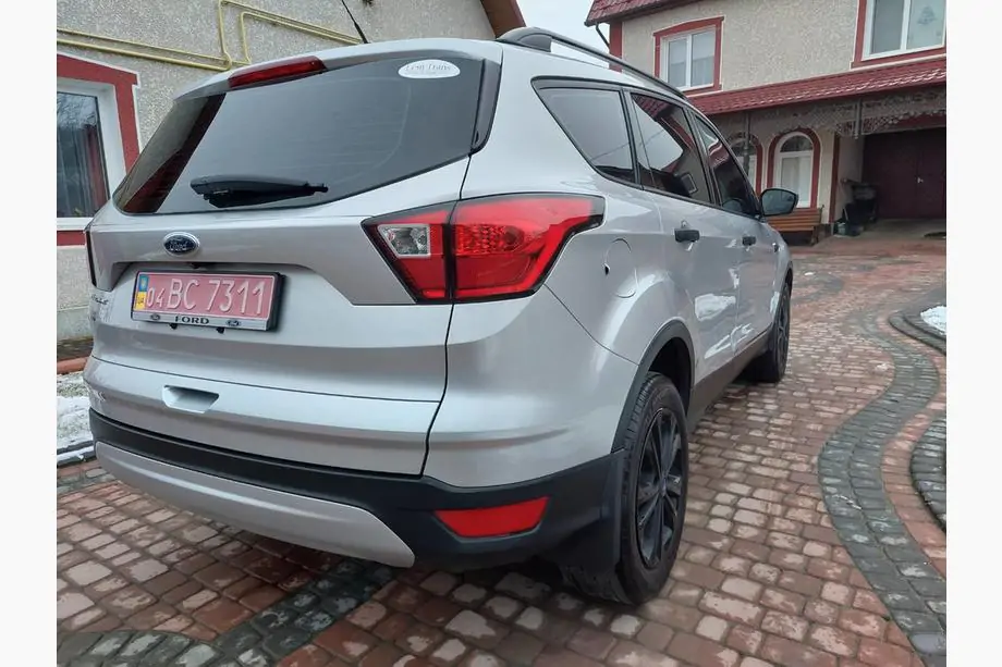 Ford Kuga/Escape 2013–2019 Skyport kattokaiteet (mustat) Kuva 14