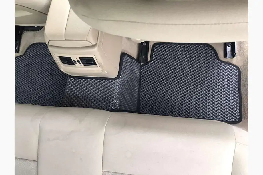 BMW 3-sarja E90/E91 2005–2011 EVA-lattiamatot (mustat) Kuva 7