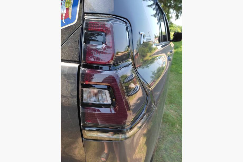 Toyota Land Cruiser Prado 150 2009–2023 Takavalot BlackEdition V2 (2017+, 2 kpl) Image