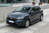 Dacia Sandero 2021– Sivuporraslaudat Fullmond (2 kpl, alumiini) kuva 1