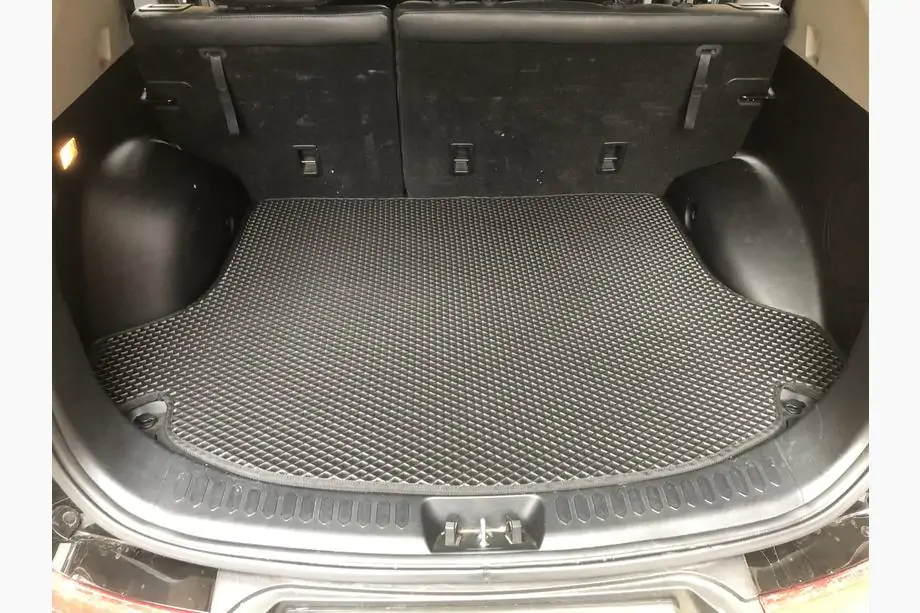 Kia Sportage 2010–2015 Tavaratilan matto (EVA, musta) Image