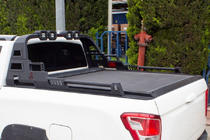 Isuzu D-Max 2019– Dakar roll bar LED-valoilla (rullakannelle) kuva 2