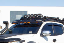 Nissan Navara/NP300 2016– Tuulilasin aurinkolippa (LED) kuva 1