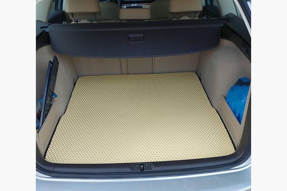 Volkswagen Passat B7 2012–2015 Tavaratilan matto (EVA, beige) SW Image
