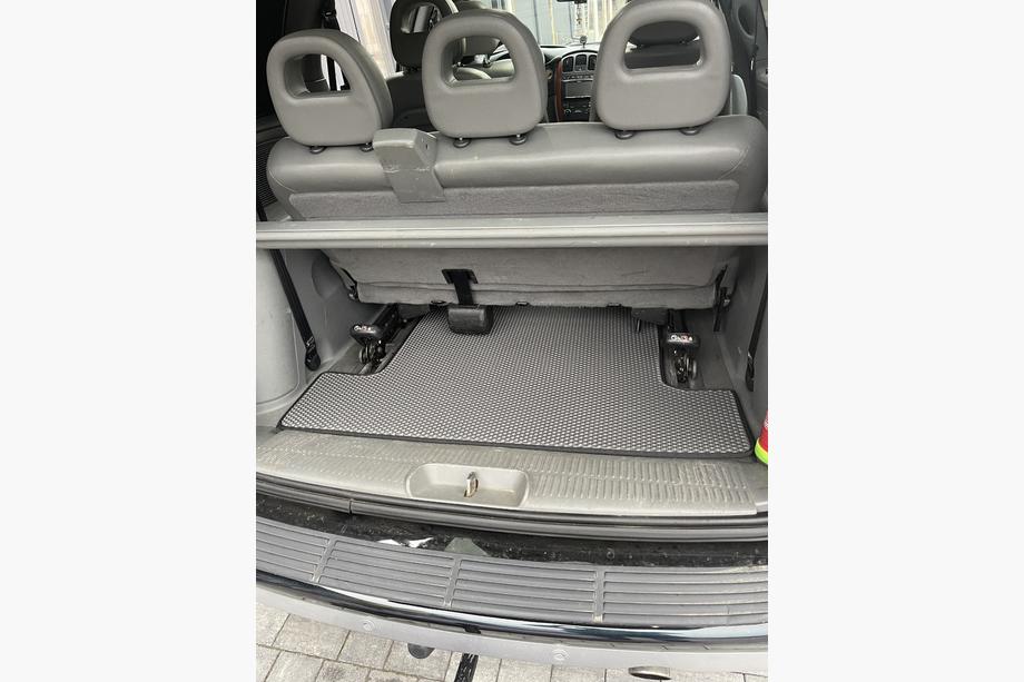 Chrysler Voyager 2001–2007 Tavaratilan matto (EVA, musta) Image