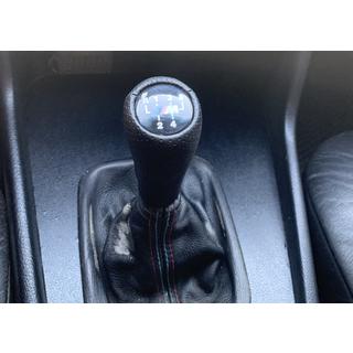 Vaihdekepin nuppi V2 5-vaihteinen (keinonahka, musta sileä) BMW 5-sarja E34 1988–1995 kuva 1